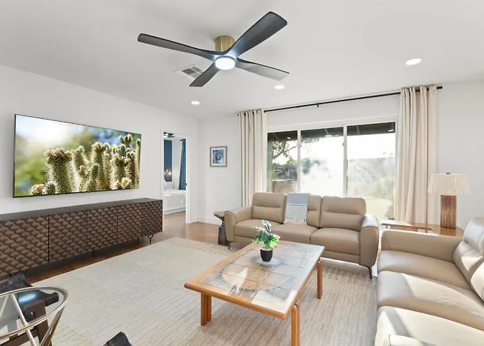 Holiday home New 5 Min To Old Town, Pool & Spa, 2 King