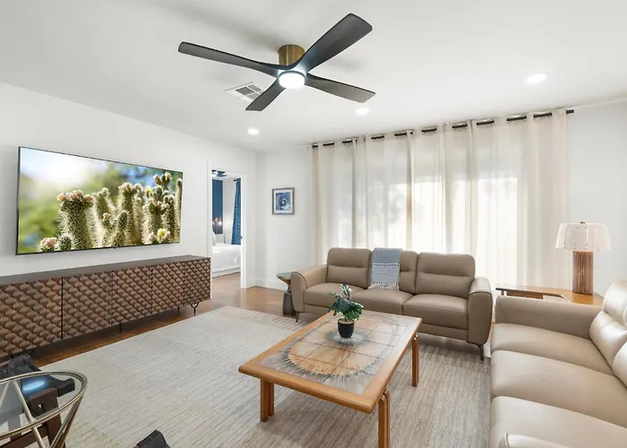 Holiday home New 5 Min To Old Town, Pool & Spa, 2 King Scottsdale