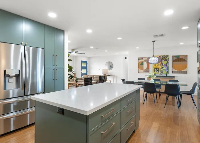 Holiday home New 5 Min To Old Town, Pool & Spa, 2 King Scottsdale