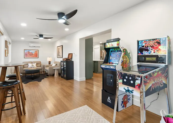 Holiday home New 5 Min To Old Town, Pool & Spa, 2 King Scottsdale