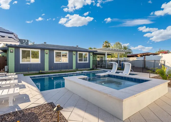 Holiday home New 5 Min To Old Town, Pool & Spa, 2 King Scottsdale