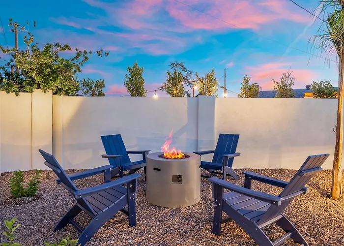 New 5 Min To Old Town, Pool & Spa, 2 King *