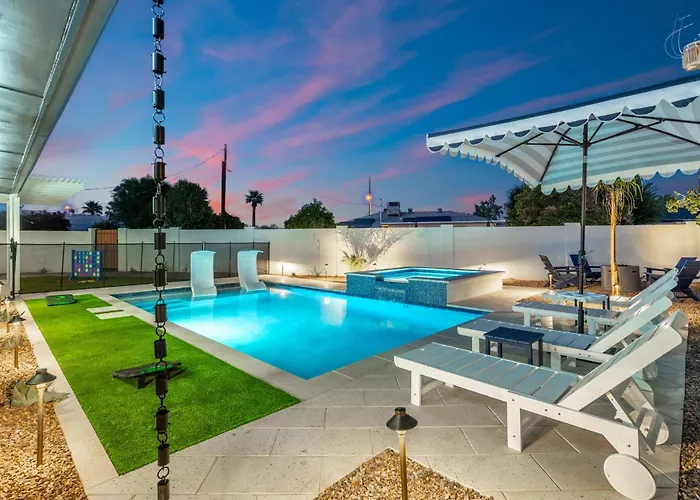Holiday home New 5 Min To Old Town, Pool & Spa, 2 King